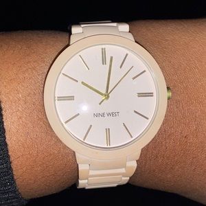 Nude/Pink colored Nine West watch !!!